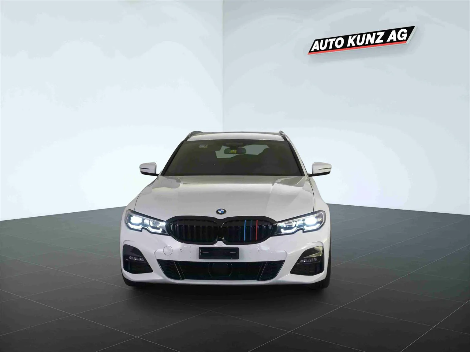 BMW 330d xDriveTouring M Sport xDrive  Image 3