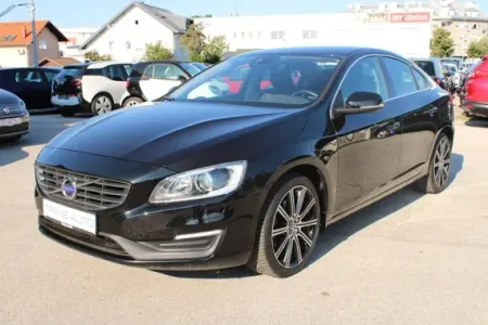 Volvo S60 D3 Momentum AUTOMATIK *NAVIGACIJA,KAMERA*